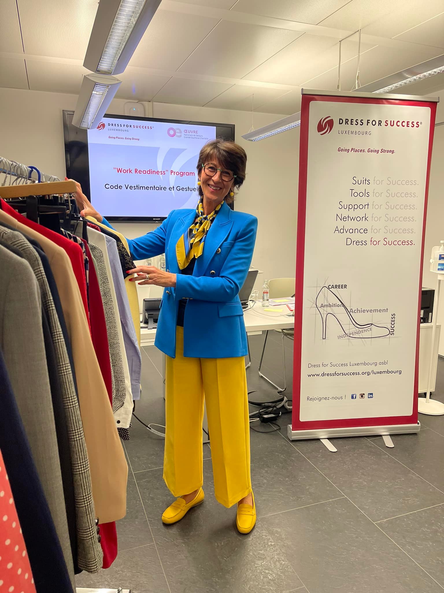 Dress for success best sale program